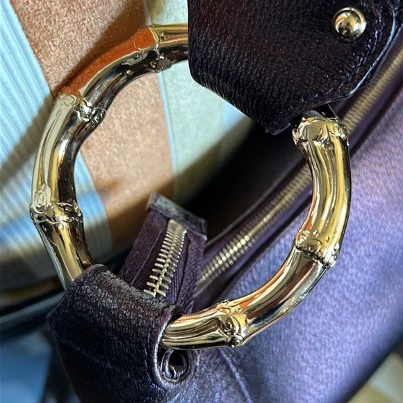 Gucci Bamboo Ring Hobo in Burgundy Metallic Leather - Picture 6 of 17